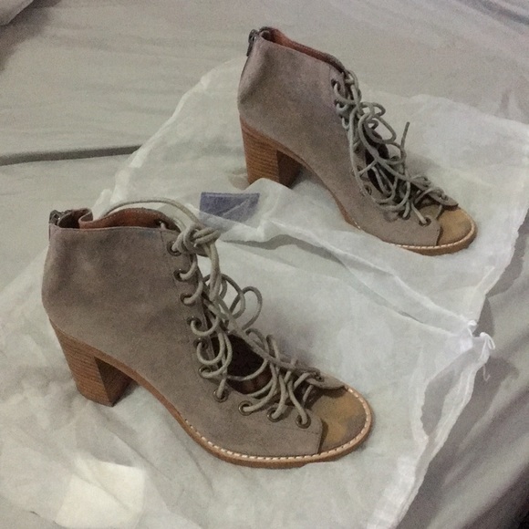 Jeffrey Campbell sandals - Picture 2 of 7